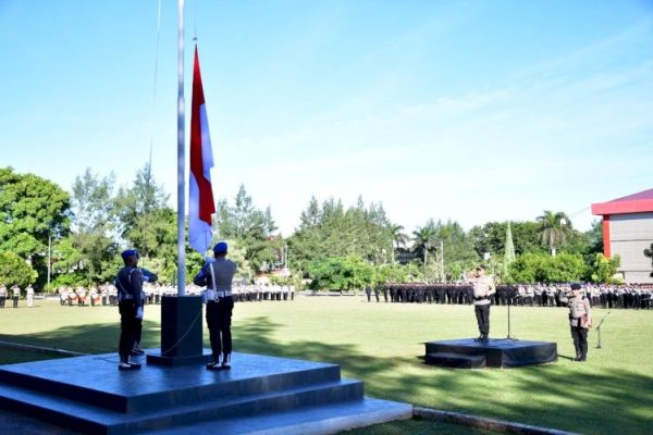 kapolda ntt pimpin langsung upacara kesadaran nasional polda ntt 72758