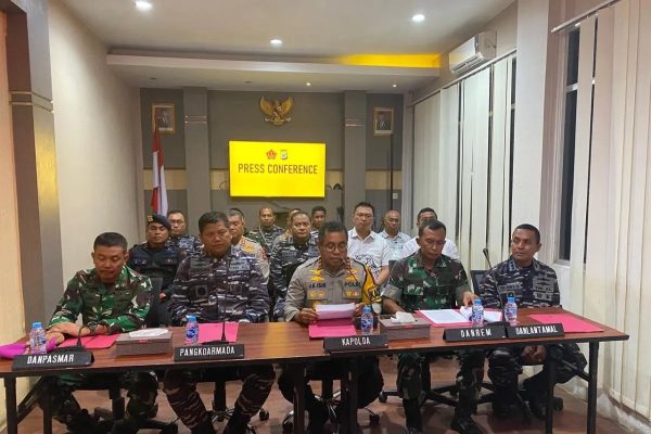 kapolda papua barat imbau masyarakat untuk tidak terprovokasi pasca bentrok anggota di papua barat 72645
