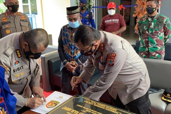 kapolda papua barat lakukan kunjungan kerja di polres raja ampat resmikan kantor dan rumah dinas 28721