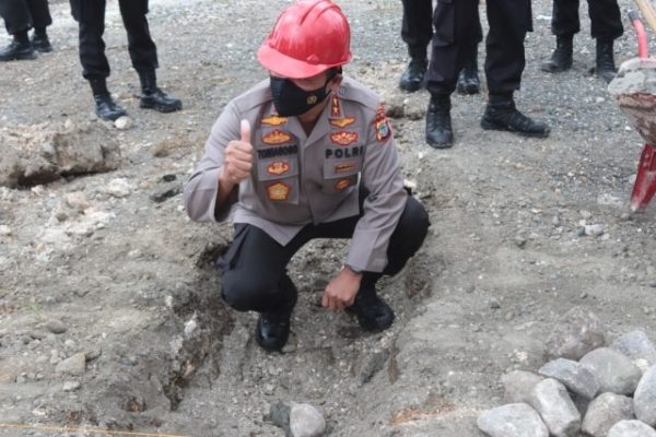 kapolda papua barat pimpin peletakan batu pertama perumahan bhayangkara polda papua barat 36879