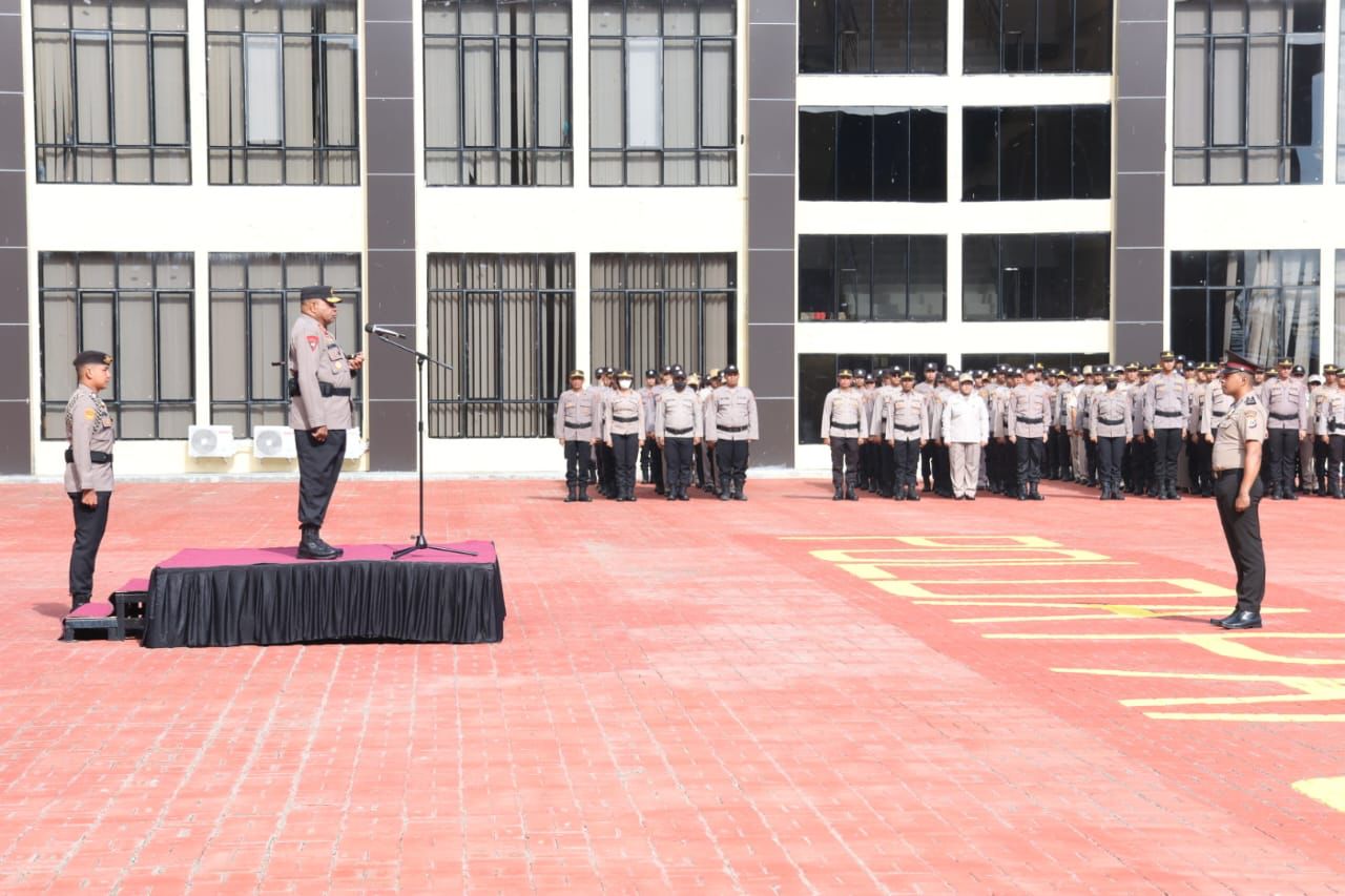 kapolda papua naikkan pangkat anggota korban kkb 61971