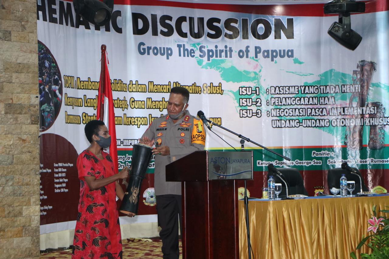 kapolda papua resmi buka forum thematic discussion hasilkan solusi untuk tiga isu utama papua 34588