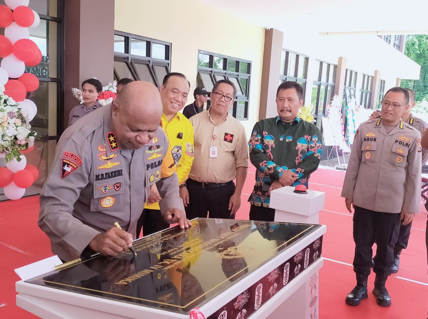 kapolda papua resmikan rs bhayangkara dira cartenz 70916
