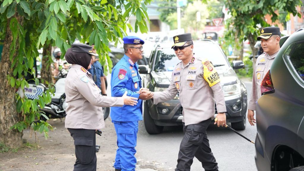 kapolda pastikan deklarasi cawapres di pulau dewata aman dan tertib 68759