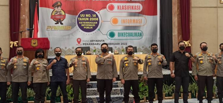 kapolda riau bid humas sangat penting dalam menjaga nama baik polri 23147