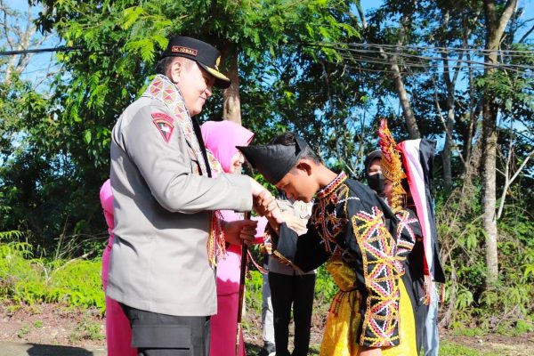 kapolda riau laksanakan tugas profesional dan berwawasan santun serta humanis 49162