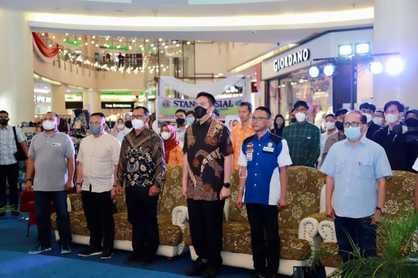 kapolda riau literasi digital menghindarkan penyimpangan norma dan hukum dalam bermedia digital 48950