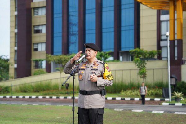 kapolda riau pimpin apel penerimaan personel bko pasca pam tps pemilu 2024 70333