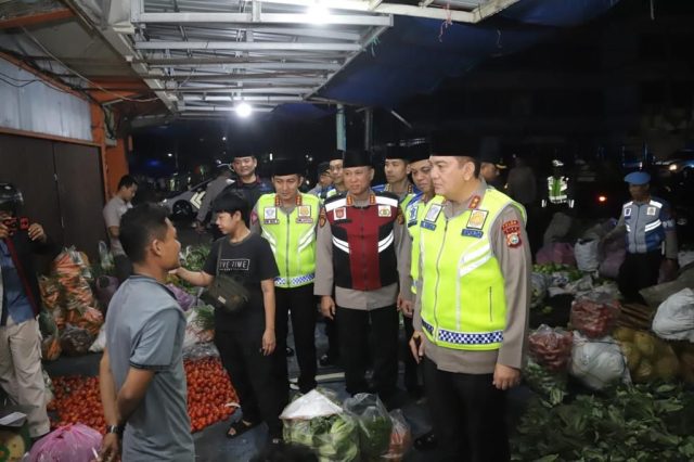 kapolda riau turun langsung dalam patroli skala besar 56298