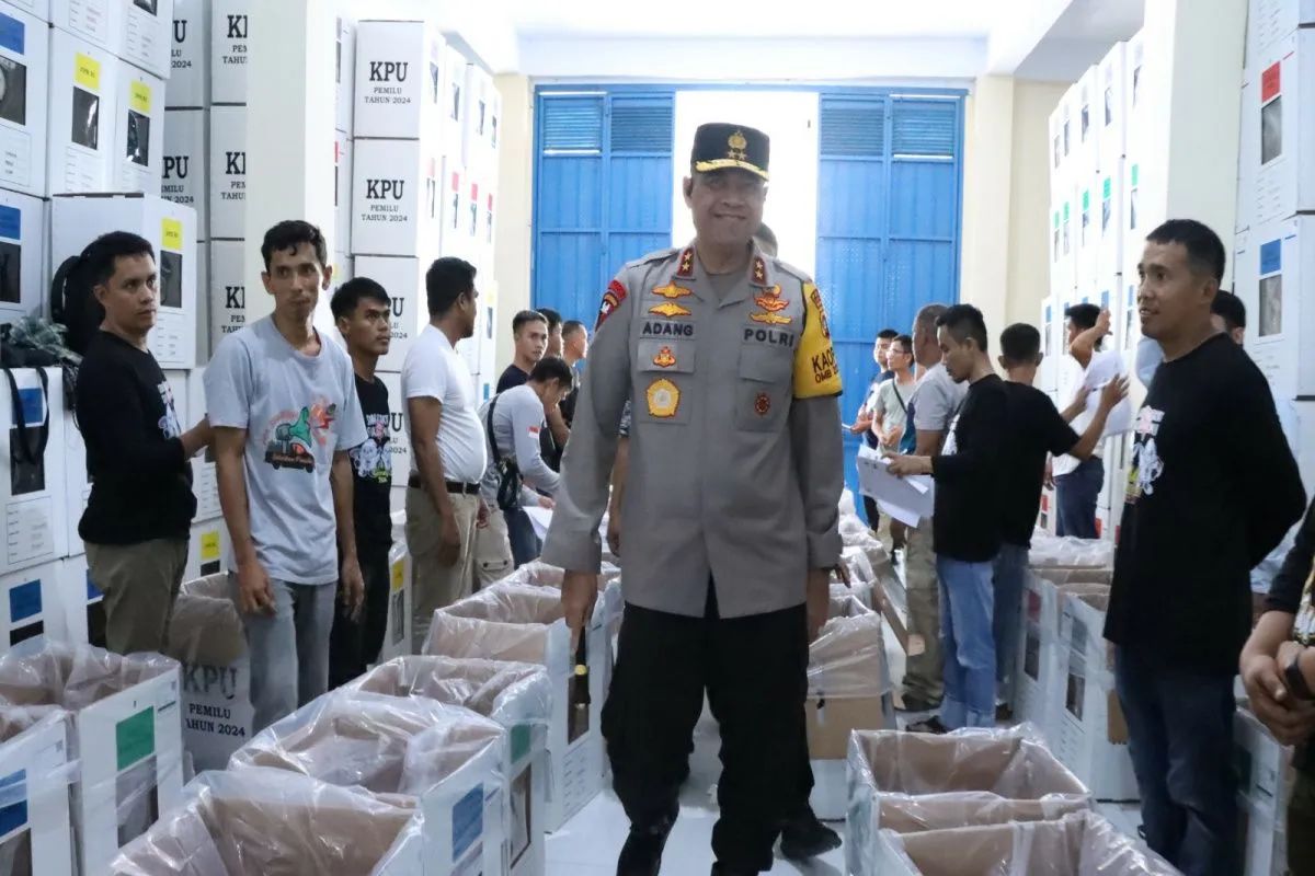 kapolda sulbar pastikan pengamanan distribusi pemilu 69601