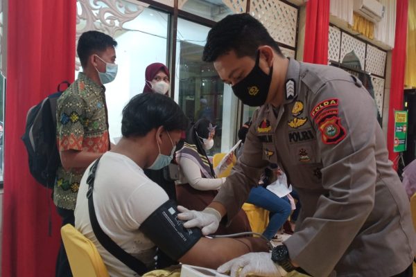 kapolda sulsel hadiri pembukaan vaksinasi covid 26539
