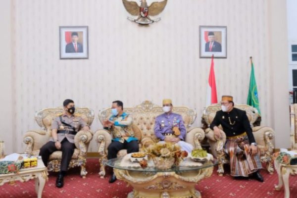 kapolda sulsel hadiri peringatan hari jadi kabupaten barru ke 61 9031