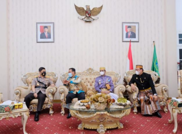 kapolda sulsel hadiri peringatan hari jadi kabupaten barru ke 61 9031