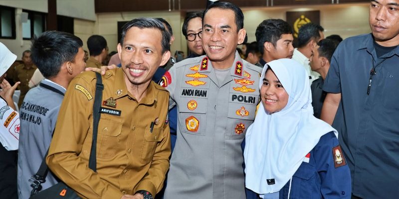 kapolda sulsel inisiasi deklarasi pemilu damai bersama gen z di makassar 69532