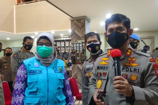 kapolda sulsel laksanakan suntik vaksinasi covid 19 tahap ii 11972