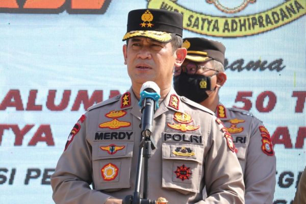kapolda sulsel tinjau gelora vaksinasi pelajar yang di gelar sip 50 di smkn 2 makassar 24583