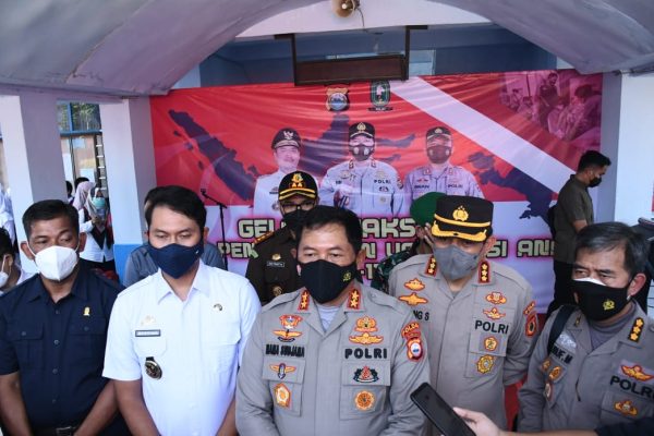 kapolda sulsel tinjau pelaksanaan vaksinasi anak di sdn balangnipa sinjai 23013