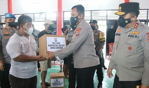 kapolda sulut pantau polres bitung gelar vaksinasi massal di aspol pinokalan 45305