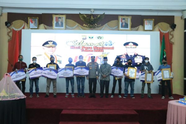 kapolda sumbar hadiri puncak peringatan hari pers nasional di sumbar 21040