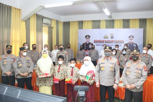 kapolda sumbar tinjau vaksinasi anak di sd baiturrahmah padang 20925