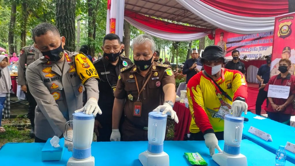 kapolda sumsel pimpin pemusnahan barang bukti narkoba hasil operasi terhadap narkoba 34794