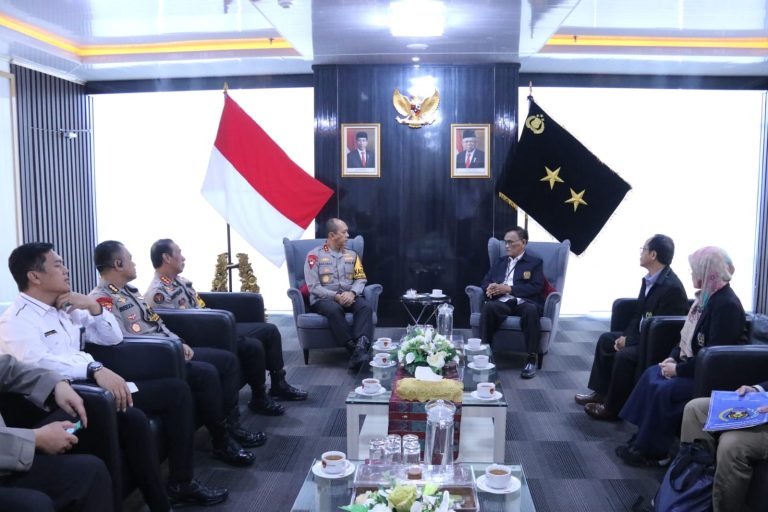 kapolda sumsel sambut hangat silaturahmi dari audiensi plt ketua pwi sumsel 67475