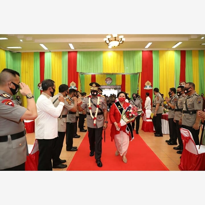 kapolda sumut berharap kedepannya polwan semakin maju dan profesional serta menjadi pengayom masyarakat 35065