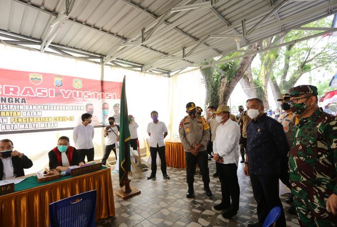 kapolda sumut bersama gubernur dan pangdam i bb tinjau pelaksanaan operasi yustisi di hari kedua 35187