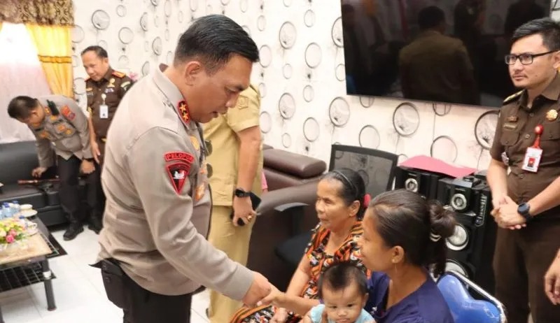 kapolda sumut fasilitasi penyelesaian kasus penganiayaan ibu 5 anak lewat restorative justice 58667