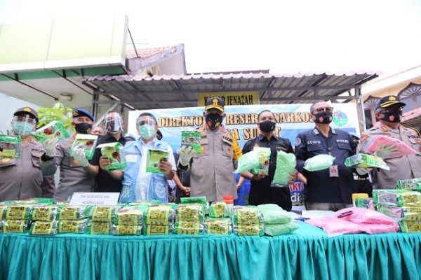 kapolda sumut release pengungkapan kasus 100 kg sabu dan 50 000 butir pil ekstasi 15680