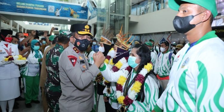 kapolda sumut sambut kedatangan atlet pekan paralimpik nasional xvi tahun 2021 24981