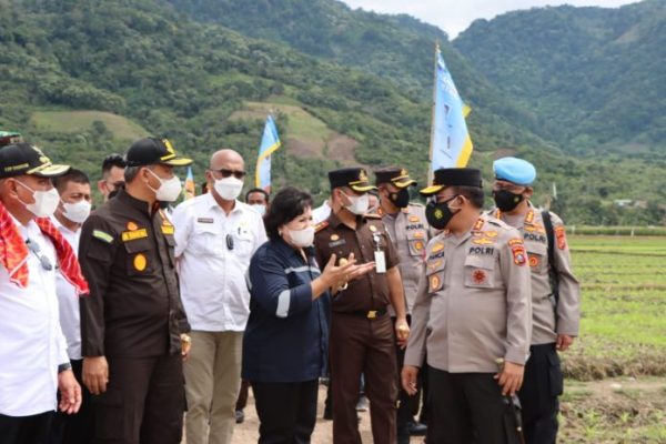 kapolda sumut tinjau panen raya padi dan tanaman bawang di karo 20931