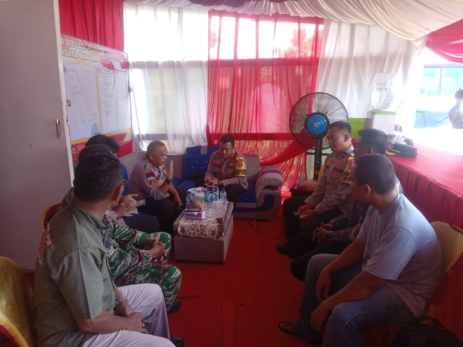 kapolres lebak lakukan pengecekan pos pengamanan guna memastikan keamanan arus balik lebaran 2024 72649