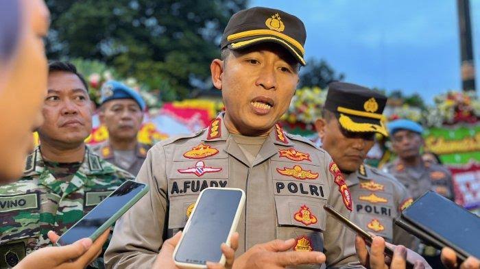 kapolres metro depok pimpin langsung gelar simulasi pengamanan kota jelang pemilu 2024 64994