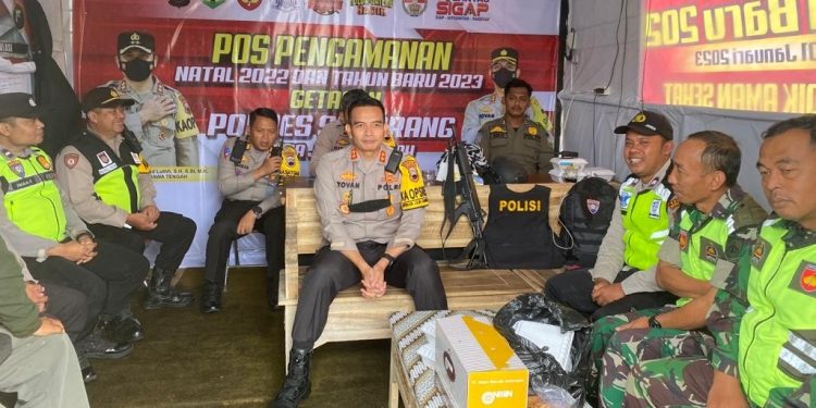 kapolres semarang apresiasi kinerja personel dalam pengamanan pelaksanaan puncak perayaan natal 52752