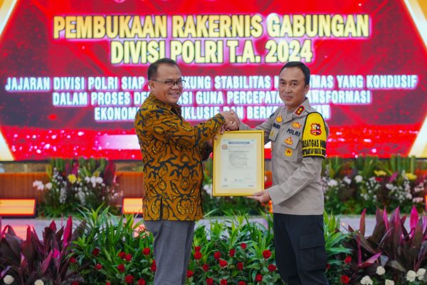 kapolri apresiasi divhumas atas sertifikasi iso 9001 2015 71702