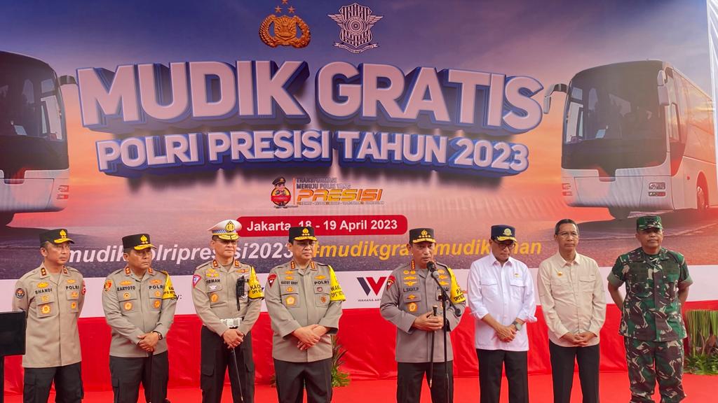 kapolri berangkatkan peserta mudik gratis 56957