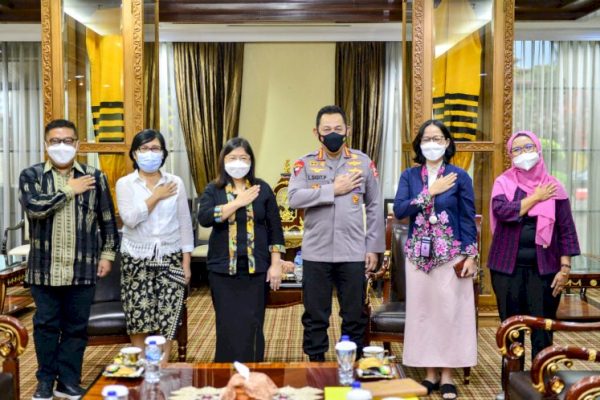 kapolri berkomitmen beri pelayanan terbaik untuk korban perempuan dan anak 37398
