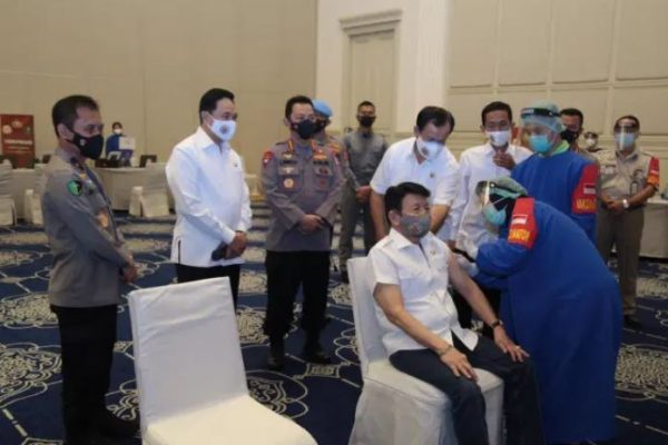 kapolri gelar vaksinasi covid 19 2 282 untuk purnawirawan polri 30764