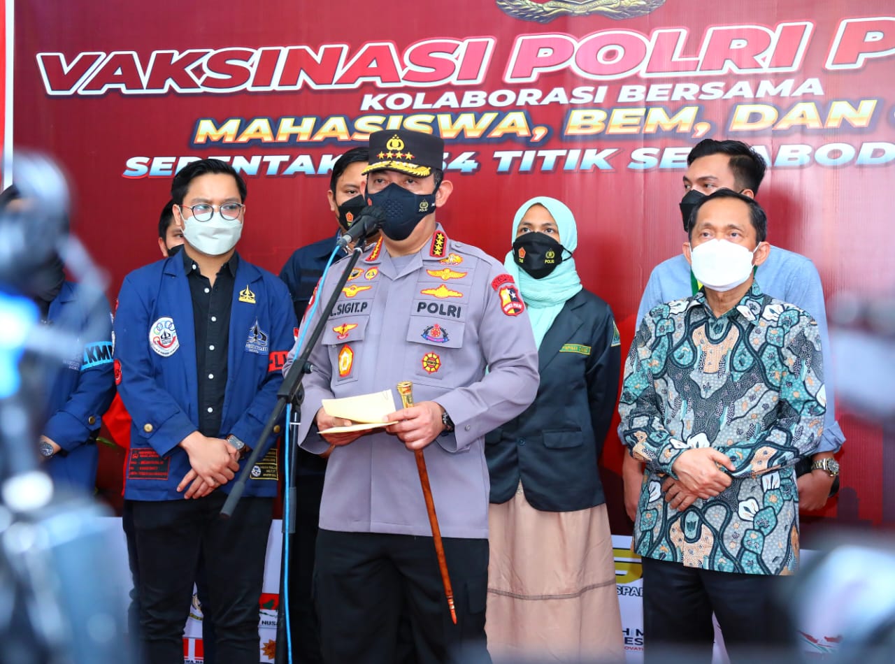 kapolri kejar target vaksin booster agar warga miliki kekebalan jalani aktivitas ramadan 45367