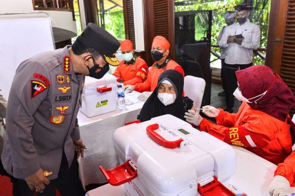 kapolri meminta vaksinasi kepada lansia dimaksimalkan 21051