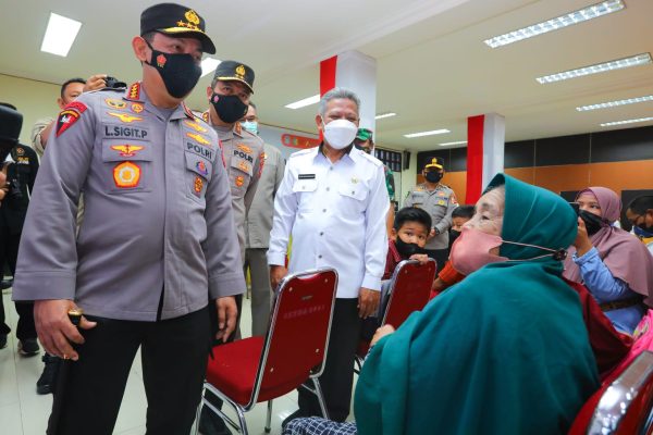 kapolri percepatan vaksinasi cegah omicron terus meningkat 22895