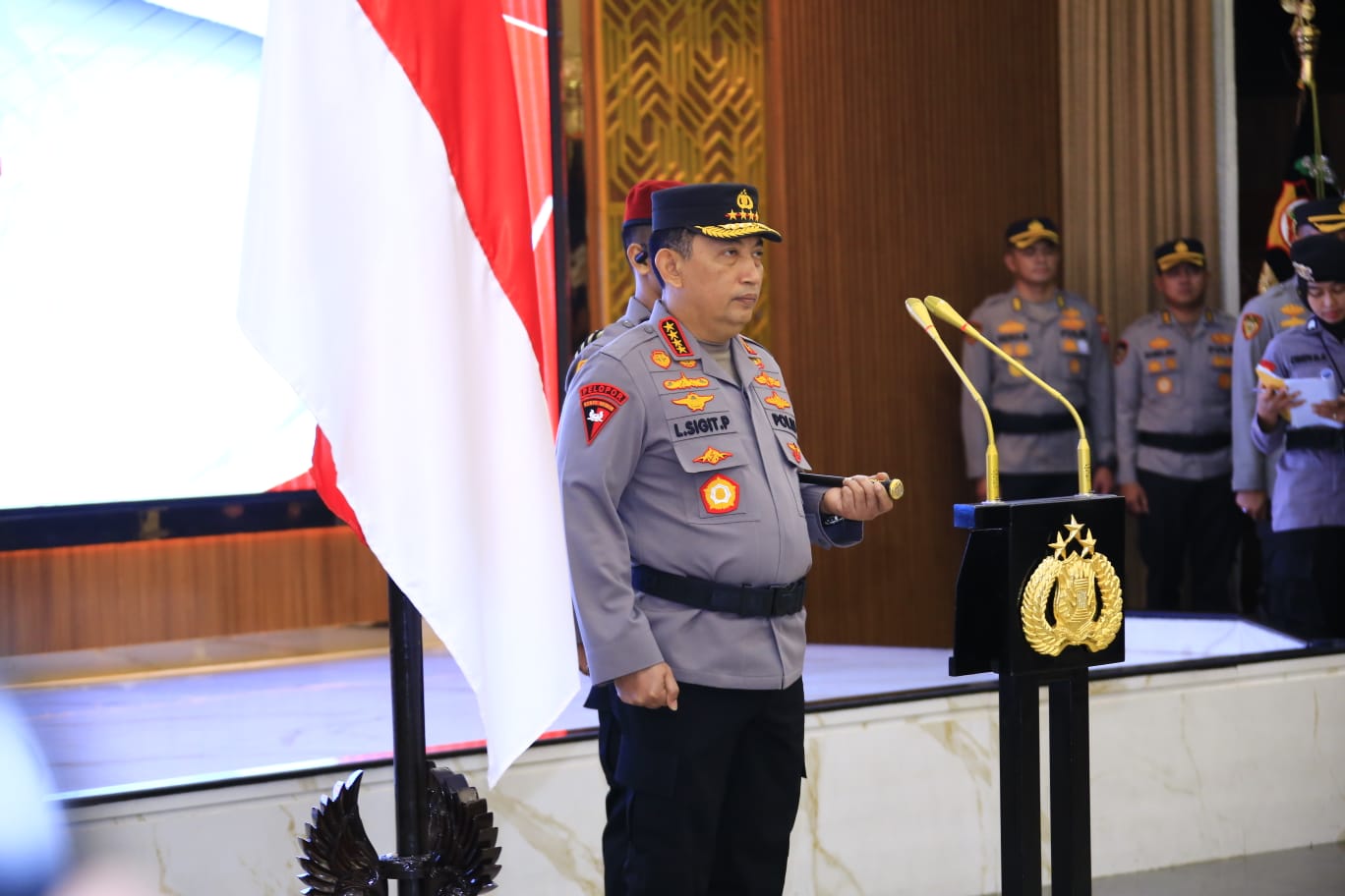 kapolri pimpin kenaikan pangkat 16 pati polri 77668