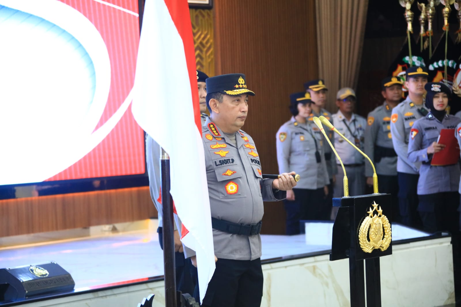 kapolri pimpin upacara kenaikan pangkat 31 pati polri 75887