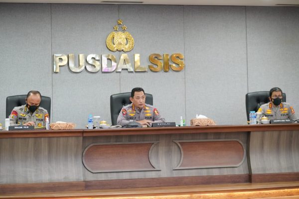 kapolri raih kepercayaan publik untuk terus kawal kebijakan pemerintah 49049