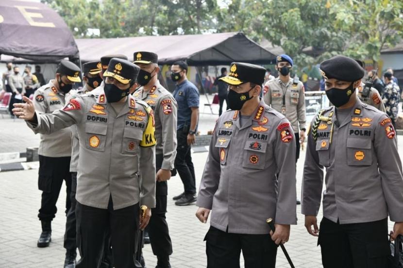 kapolri tinjau pelaksanaan vaksinasi covid 19 di jabar 30822