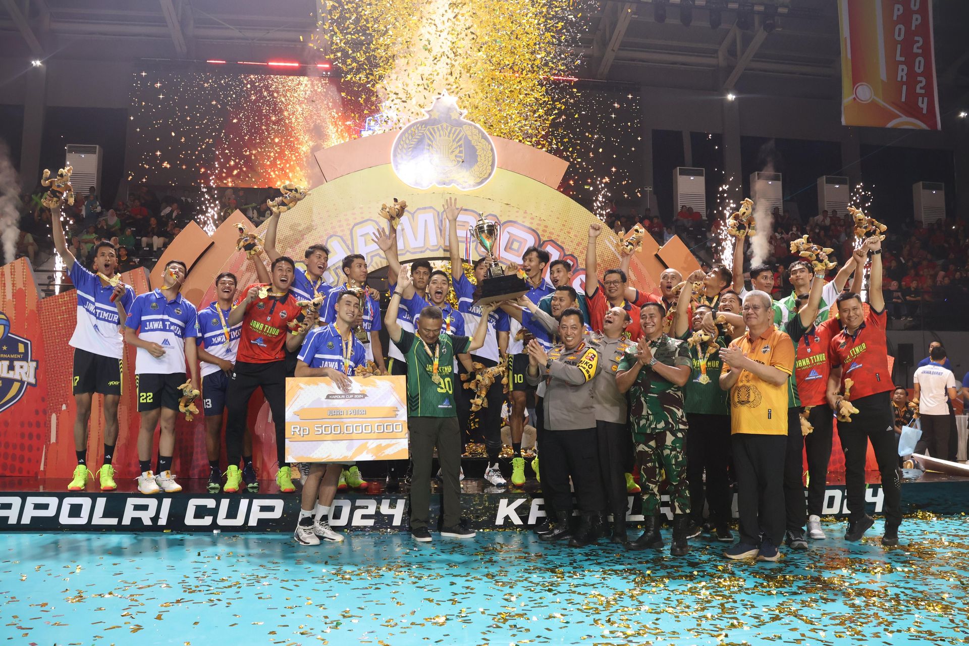 kapolri tutup langsung turnamen bola voli sekaligus resmikan pembangunan sumur bor dan filtrasi air bersih layak minum di kalimantan barat 79823