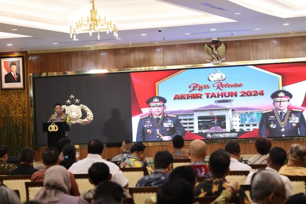 kapolri ungkap kolaborasi tni polri selamatkan pilot susi air yang disandera kkb 82554