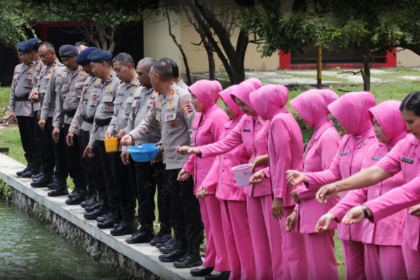 kapusdik brimob lemdiklat polri melaksanakan kegiatan zoom meeting launching program penguatan pangan lestari 84621