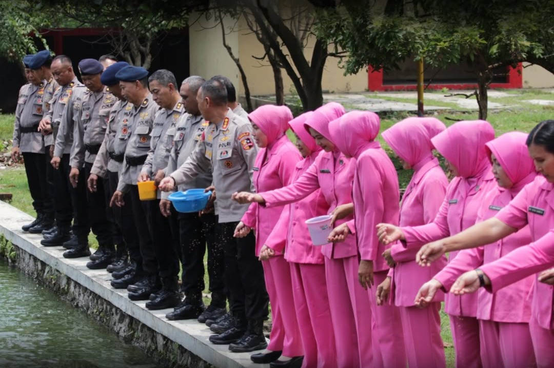 kapusdik brimob lemdiklat polri melaksanakan kegiatan zoom meeting launching program penguatan pangan lestari 84621